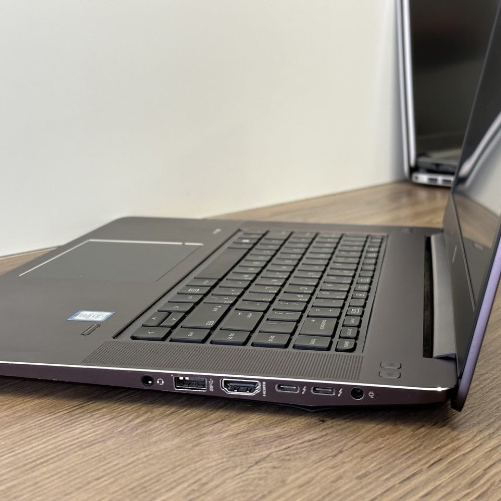 HP ZBook Studio G4