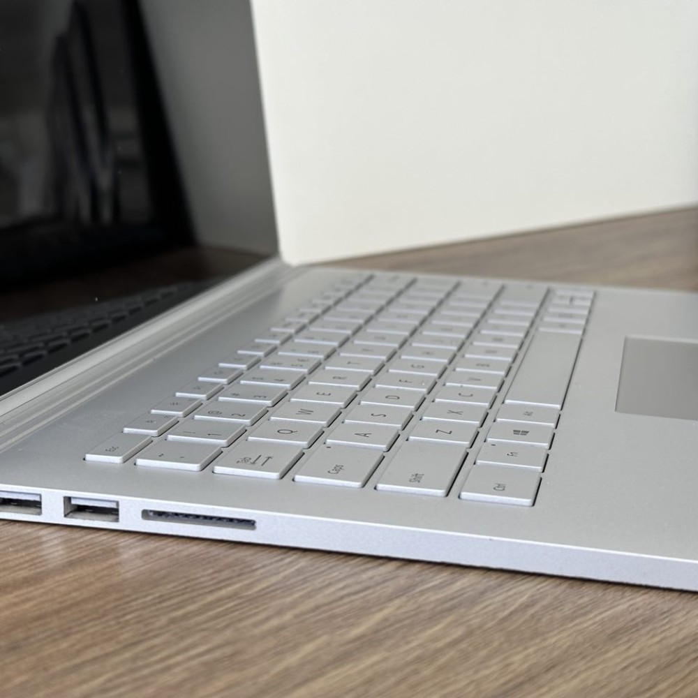 Microsoft Surface Book 2