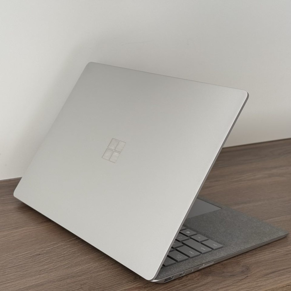 Microsoft Surface Laptop